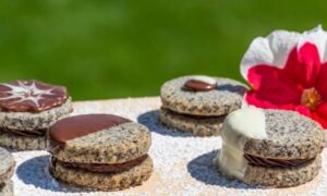 posne-vanilice-768x460-1-300x180